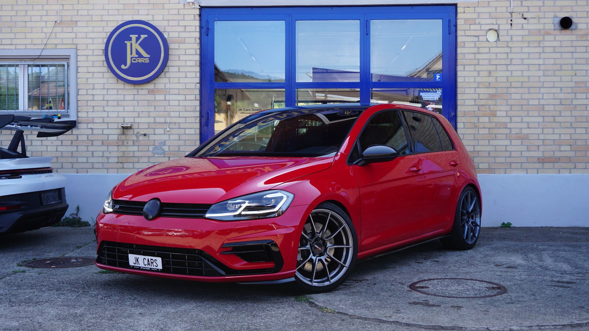 VW Golf 2.0 TSI R 4Motion DSG-image-1