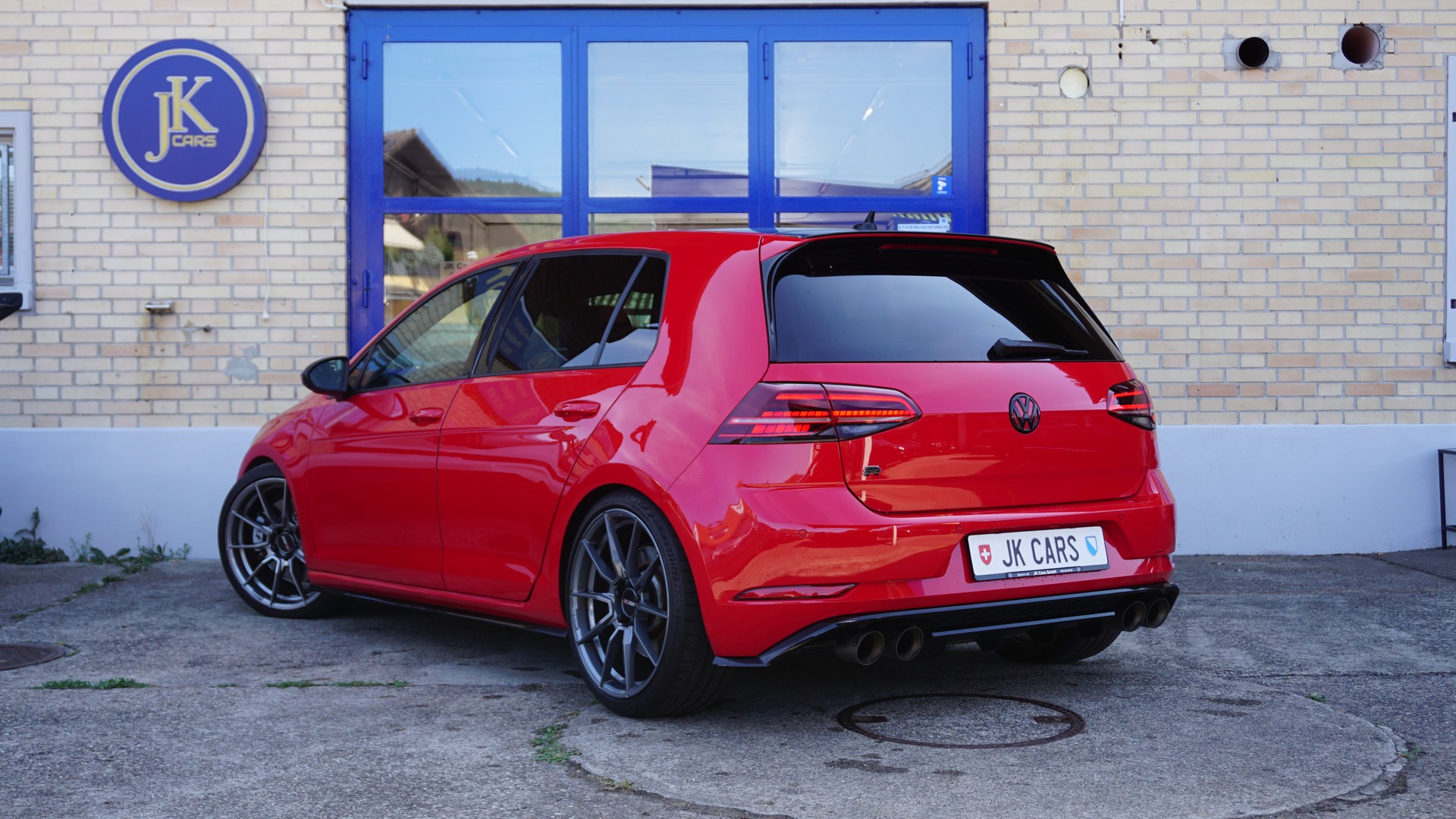 VW Golf 2.0 TSI R 4Motion DSG-image-6