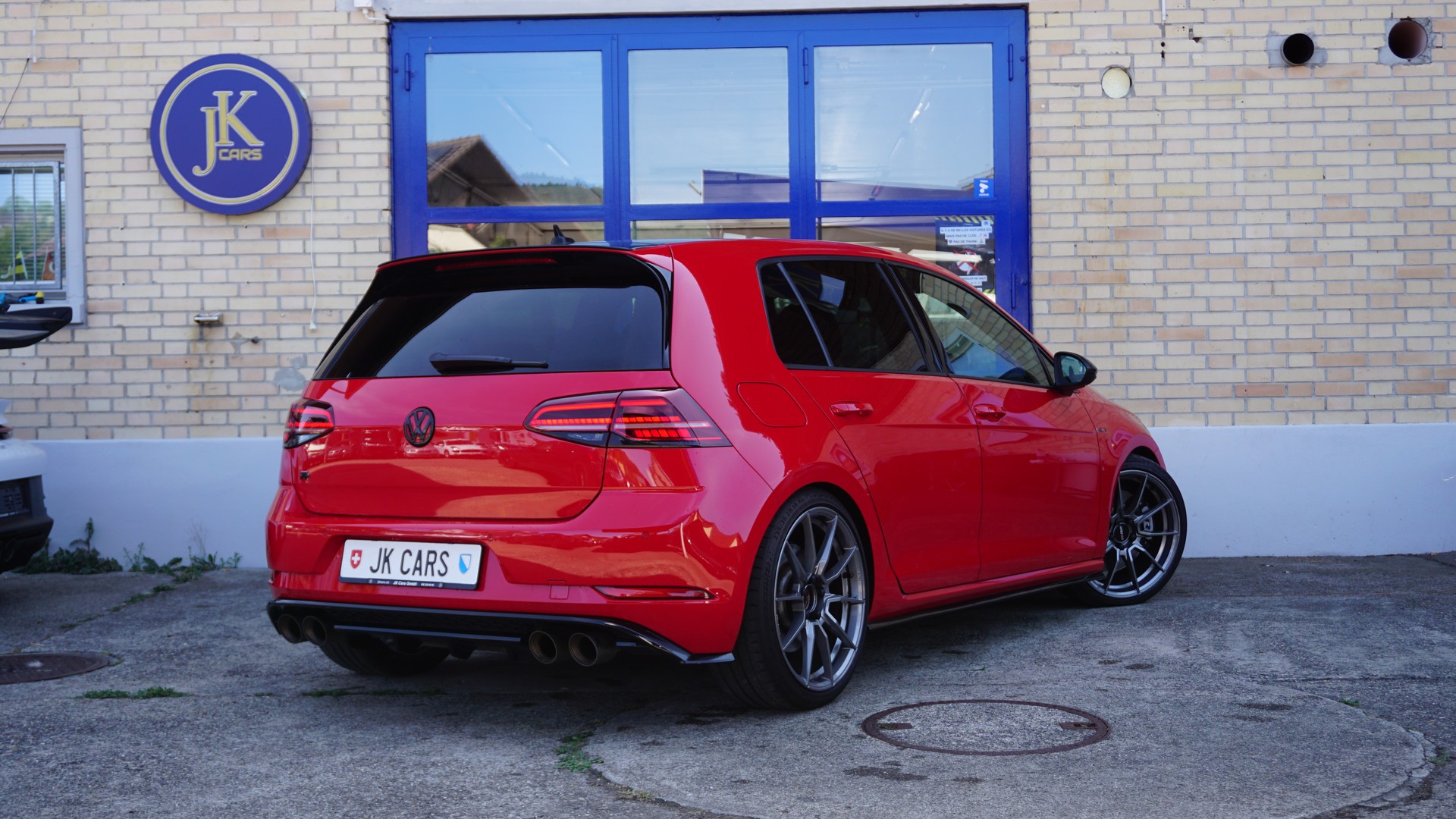 VW Golf 2.0 TSI R 4Motion DSG-image-7