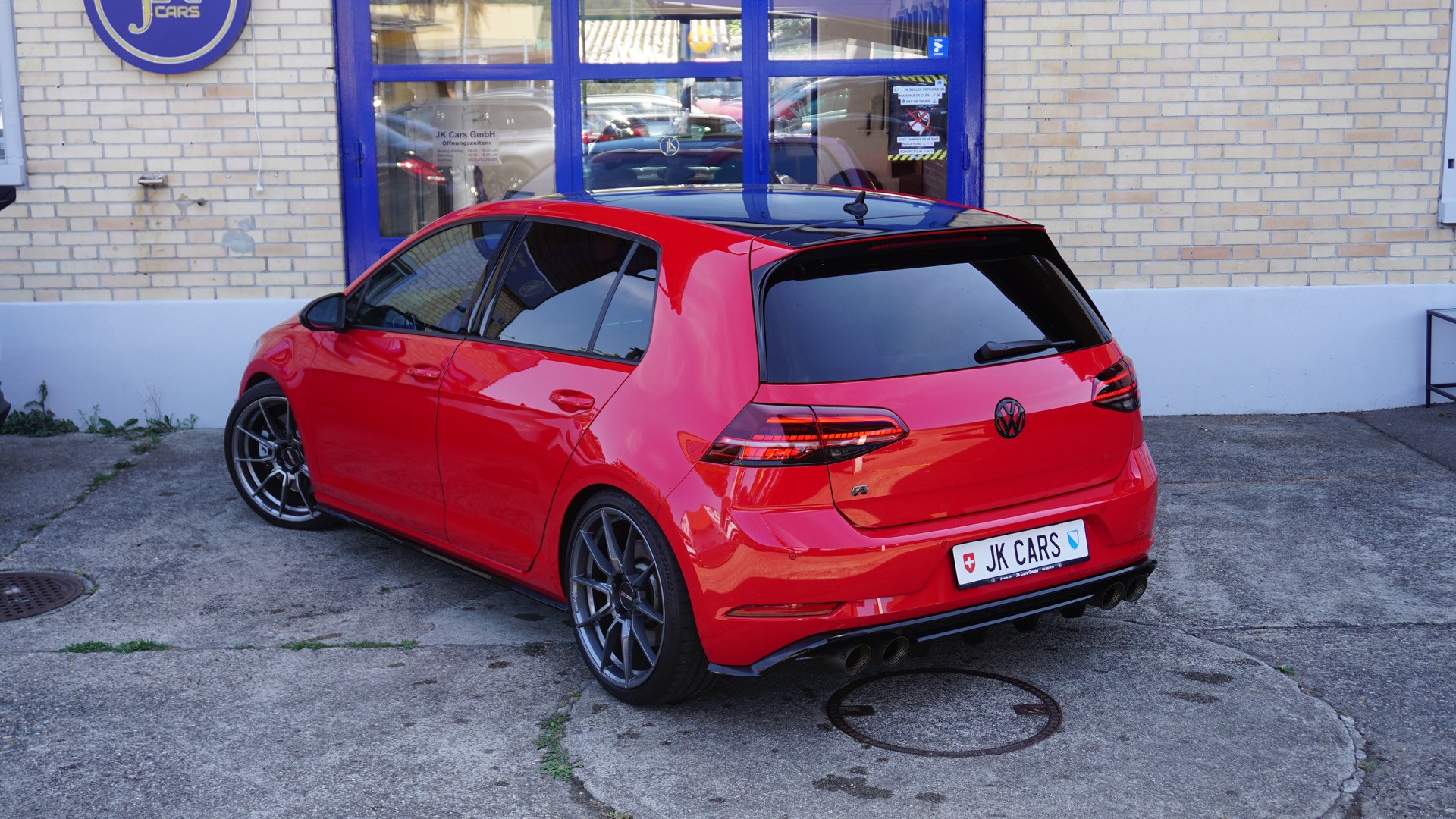 VW Golf 2.0 TSI R 4Motion DSG-image-8