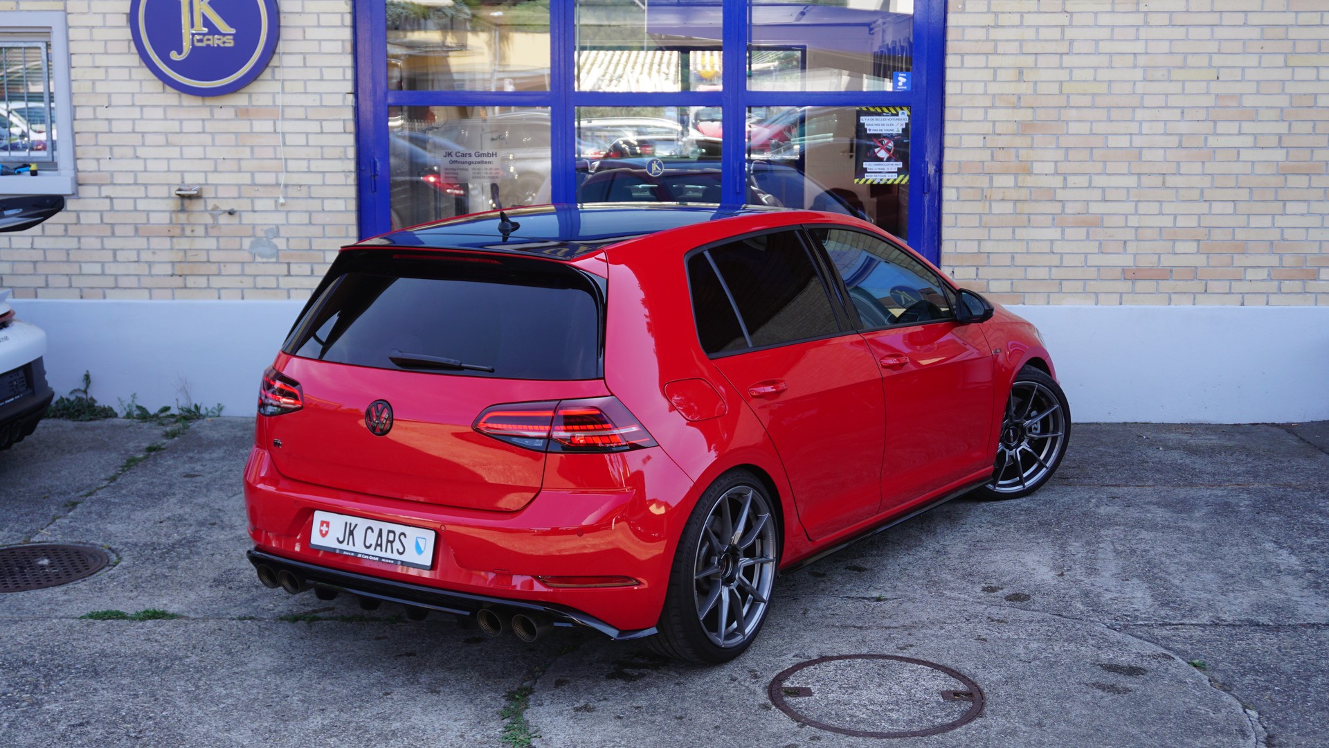 VW Golf 2.0 TSI R 4Motion DSG-image-9