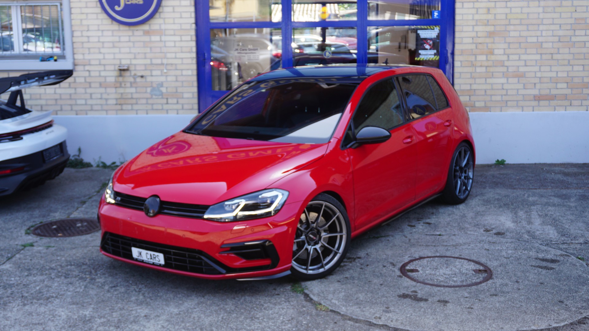 VW Golf 2.0 TSI R 4Motion DSG-image-3