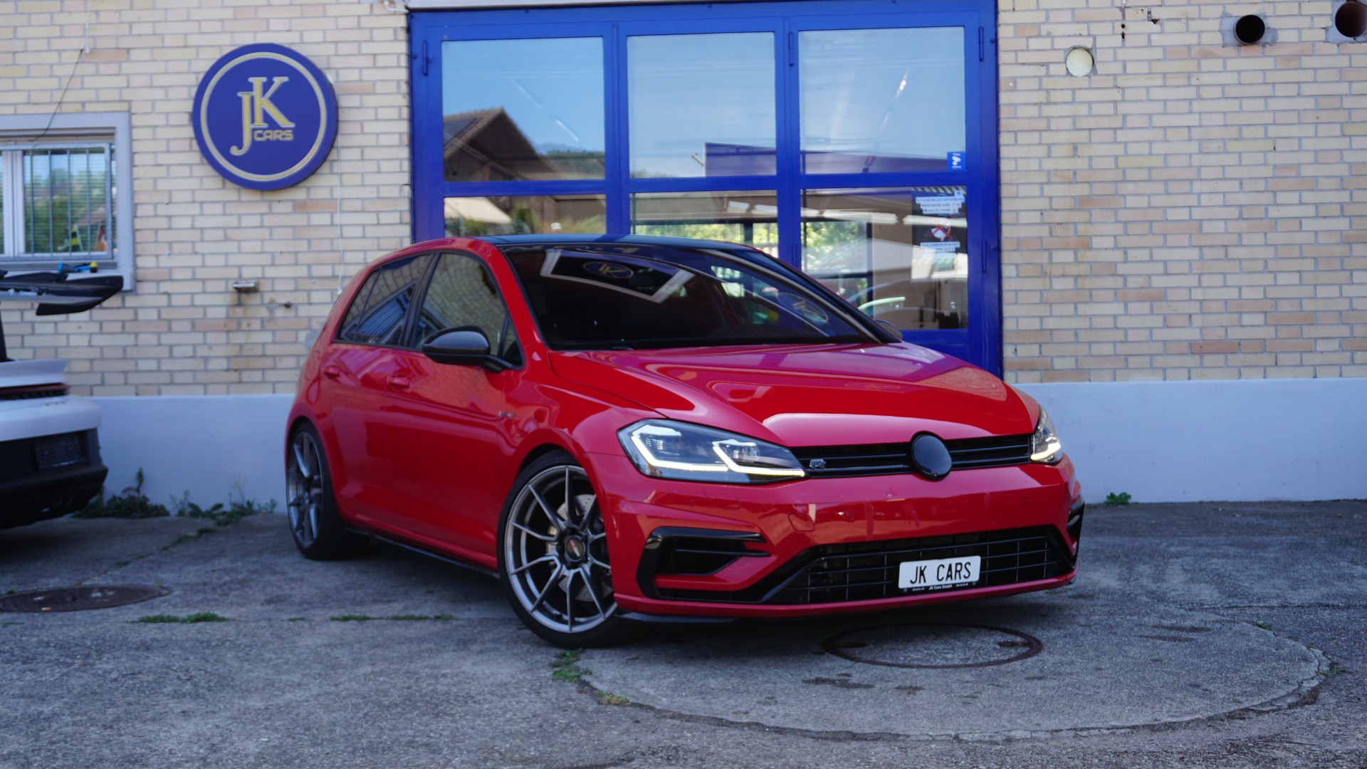 VW Golf 2.0 TSI R 4Motion DSG-image-0