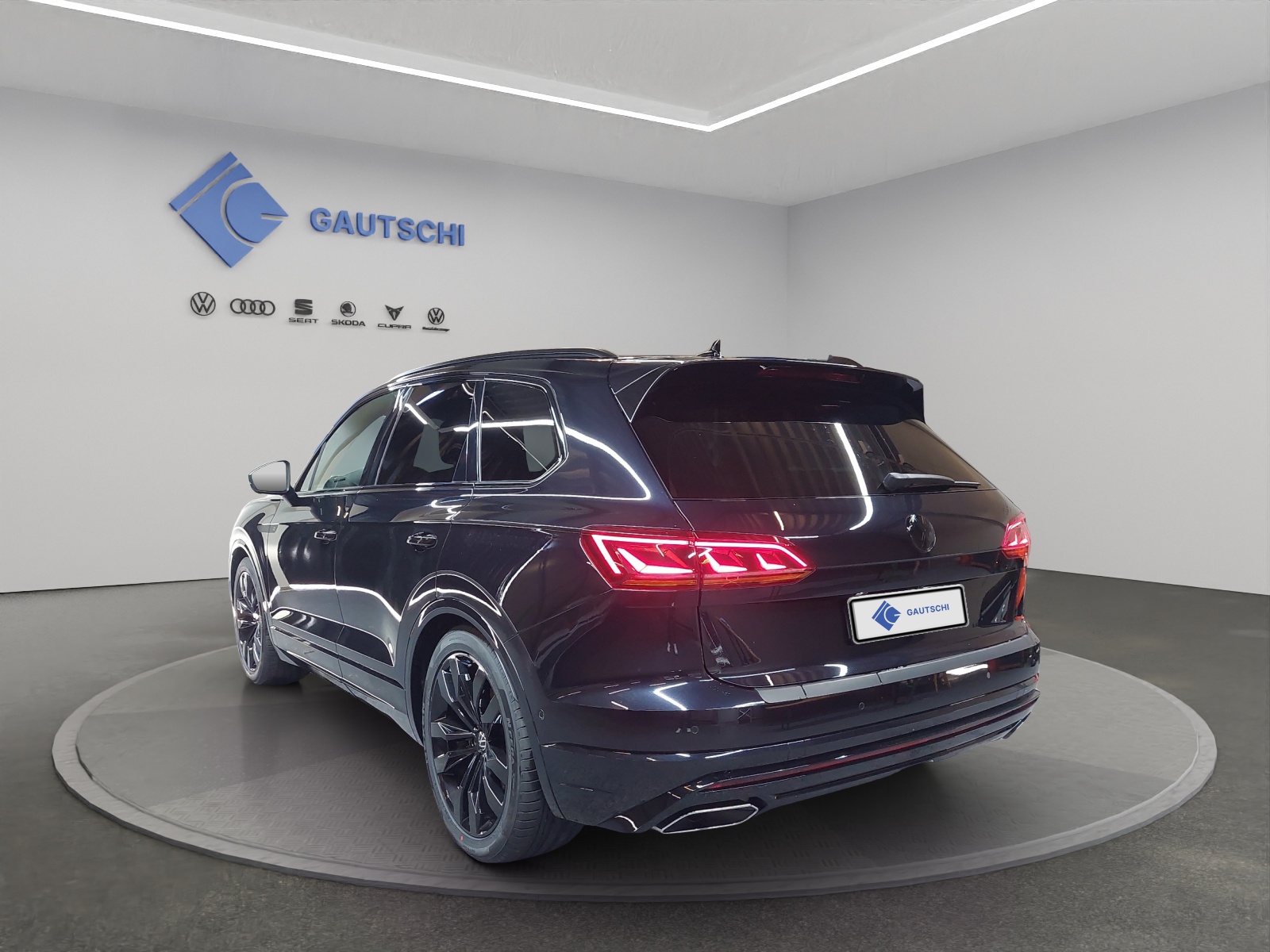 VW Touareg 3.0 TDI R Line Tiptronic-image-2