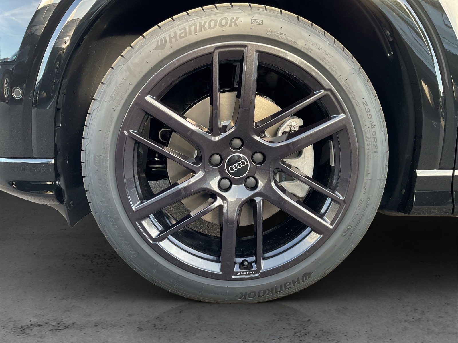 AUDI Q4 e-tron SUV quattro performance-image-12