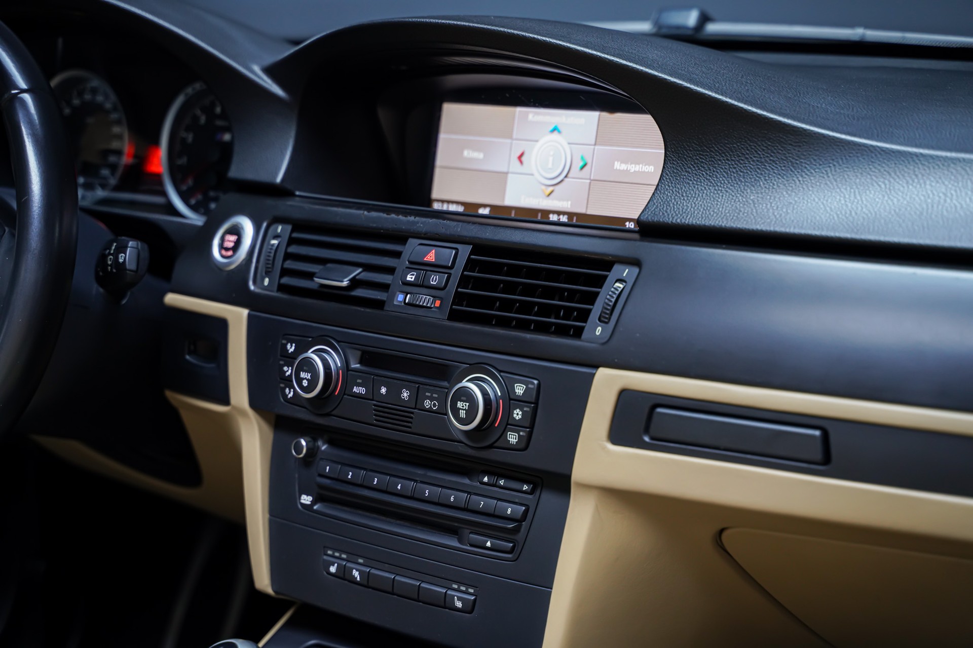 BMW M3 Cabriolet DSG-image-18