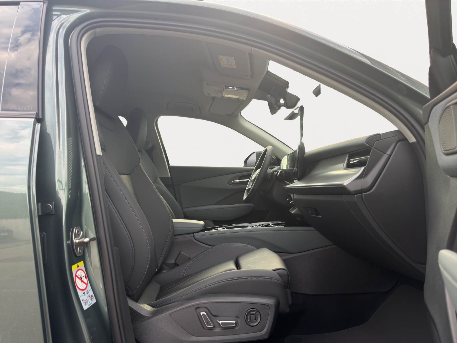 AUDI Q3 SUV e-hybrid 200 kW 272PS-image-6