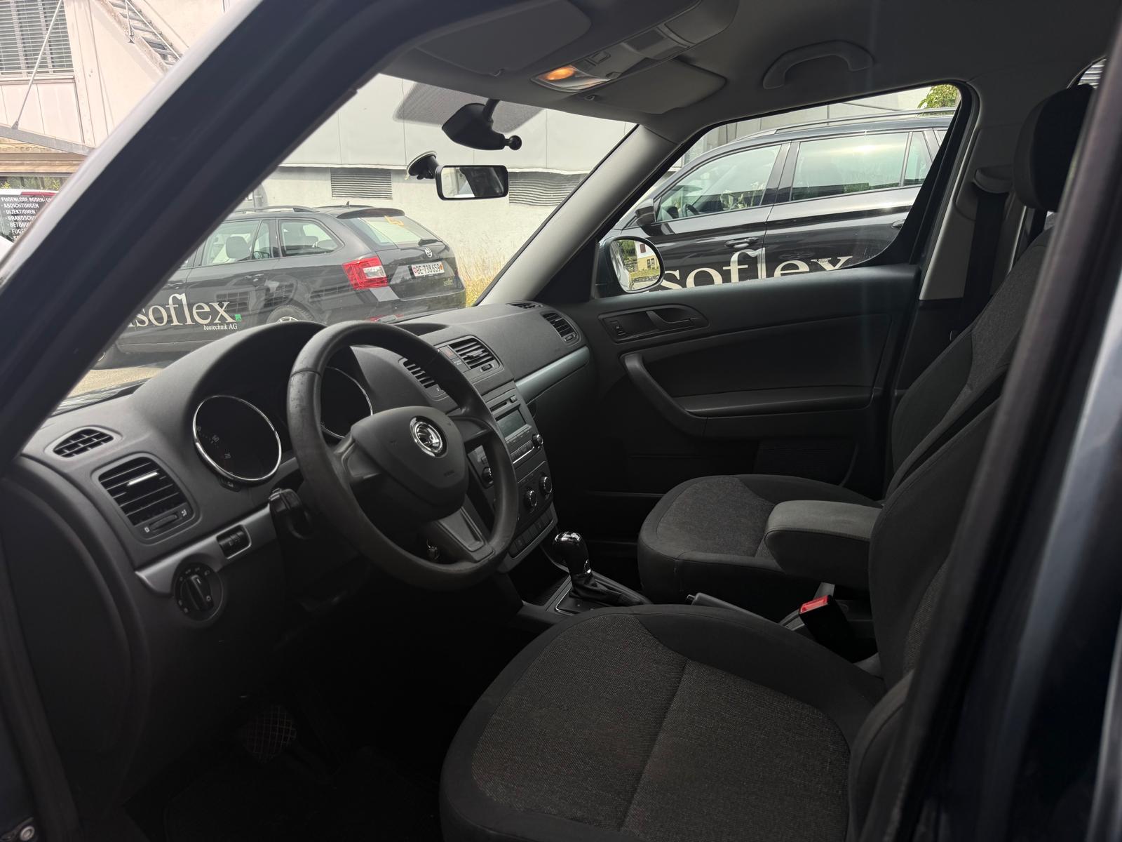 SKODA Yeti 1.8 TSI Active 4x4 DSG-image-5