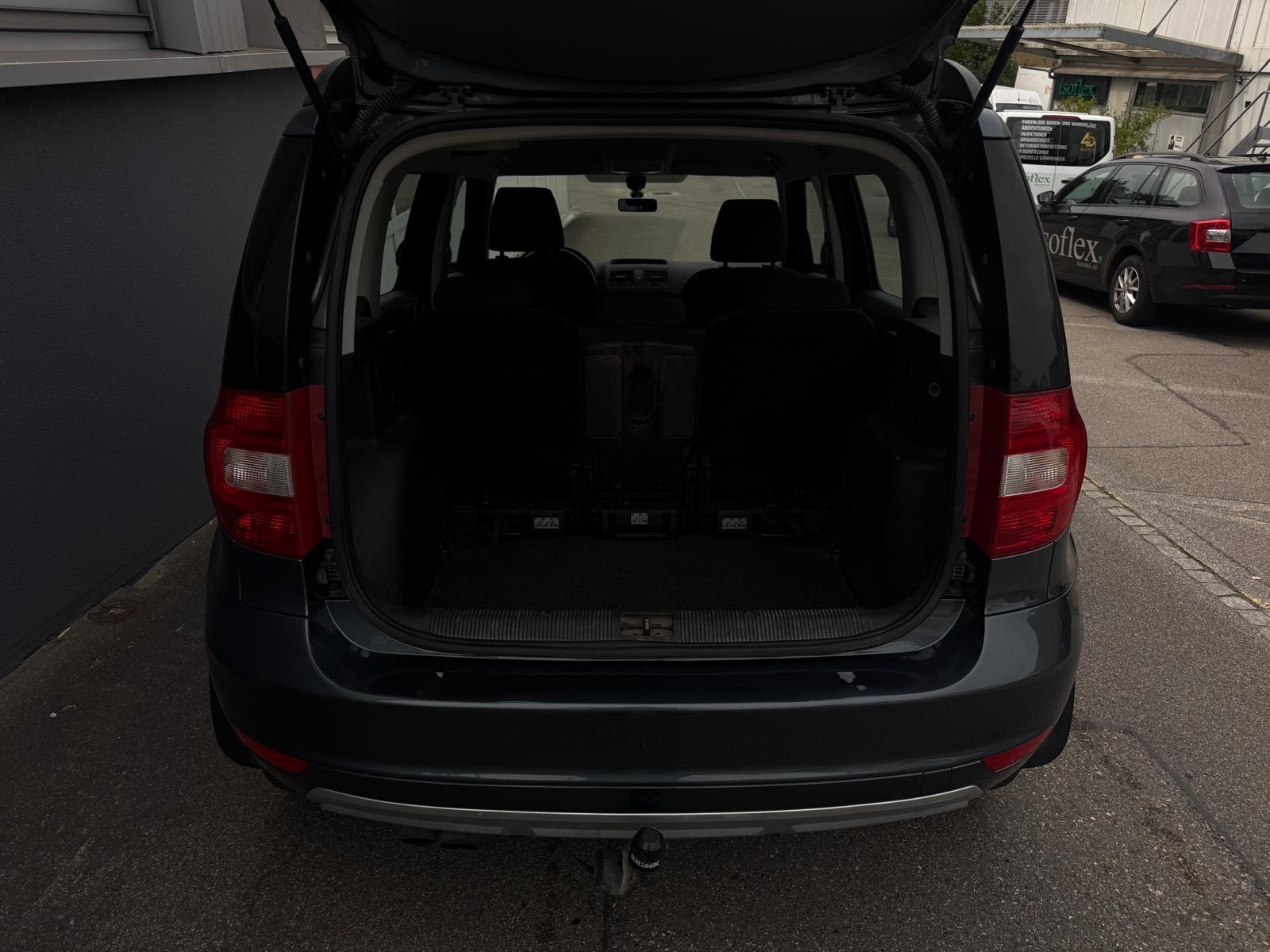 SKODA Yeti 1.8 TSI Active 4x4 DSG-image-4