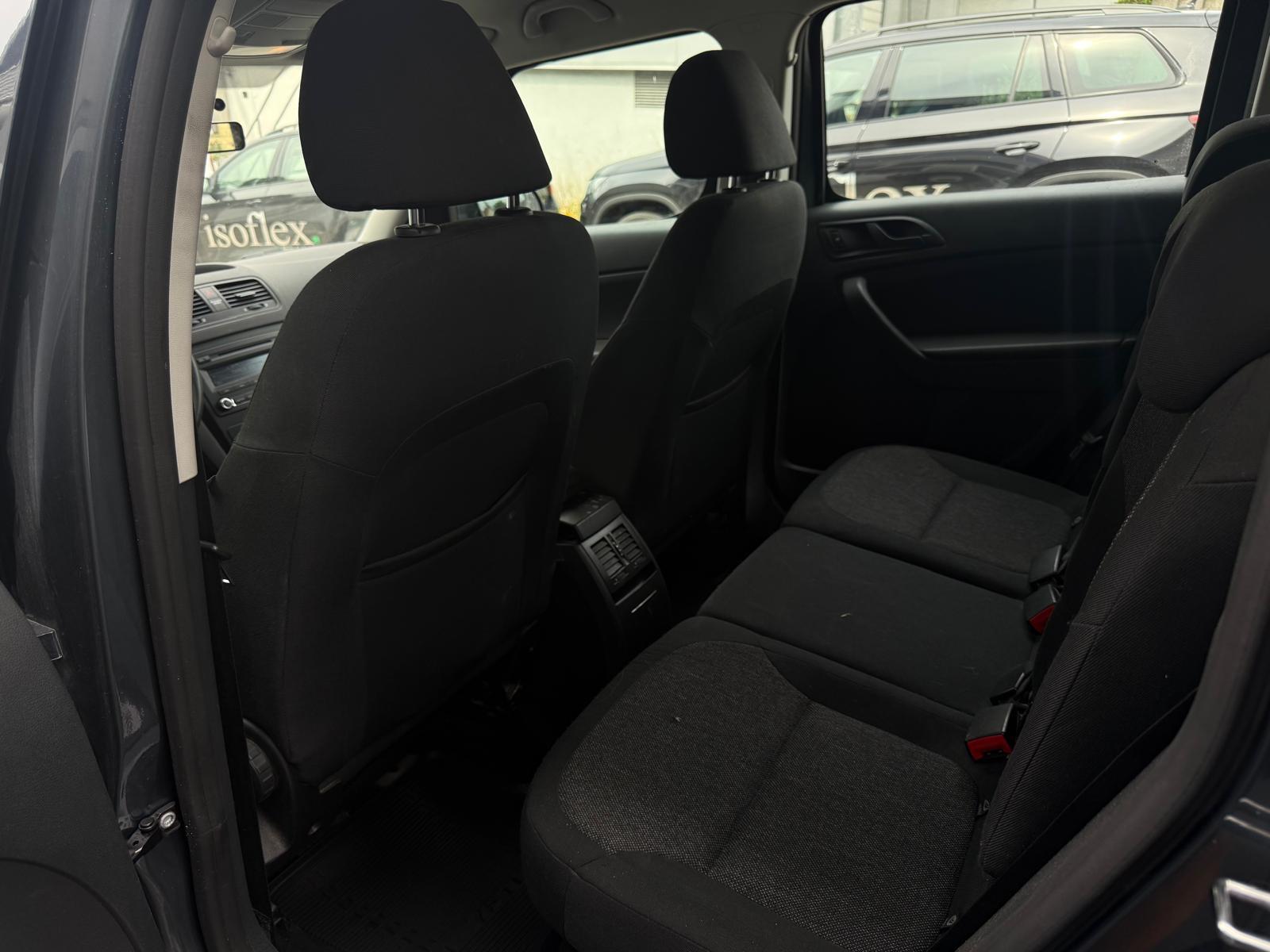SKODA Yeti 1.8 TSI Active 4x4 DSG-image-10