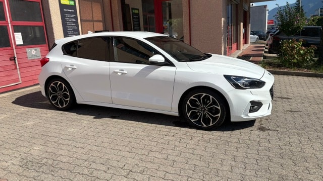 FORD Focus 1.0 SCTi ST Line Automatic-image-2