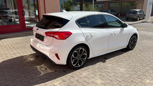 FORD Focus 1.0 SCTi ST Line Automatic-image-3