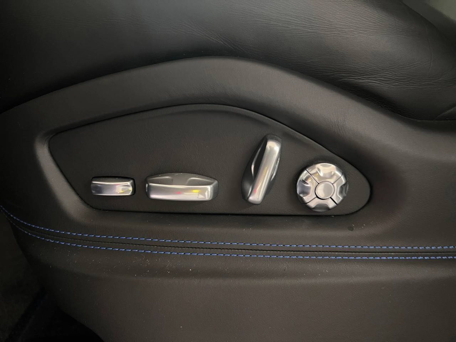 PORSCHE Cayenne GTS-image-20