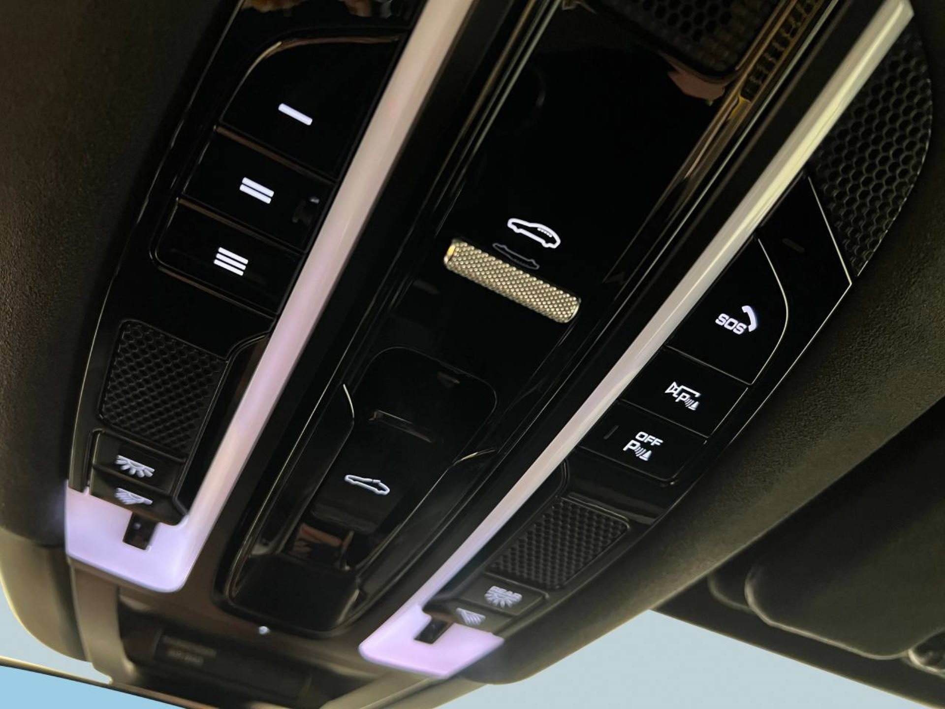 PORSCHE Cayenne GTS-image-25