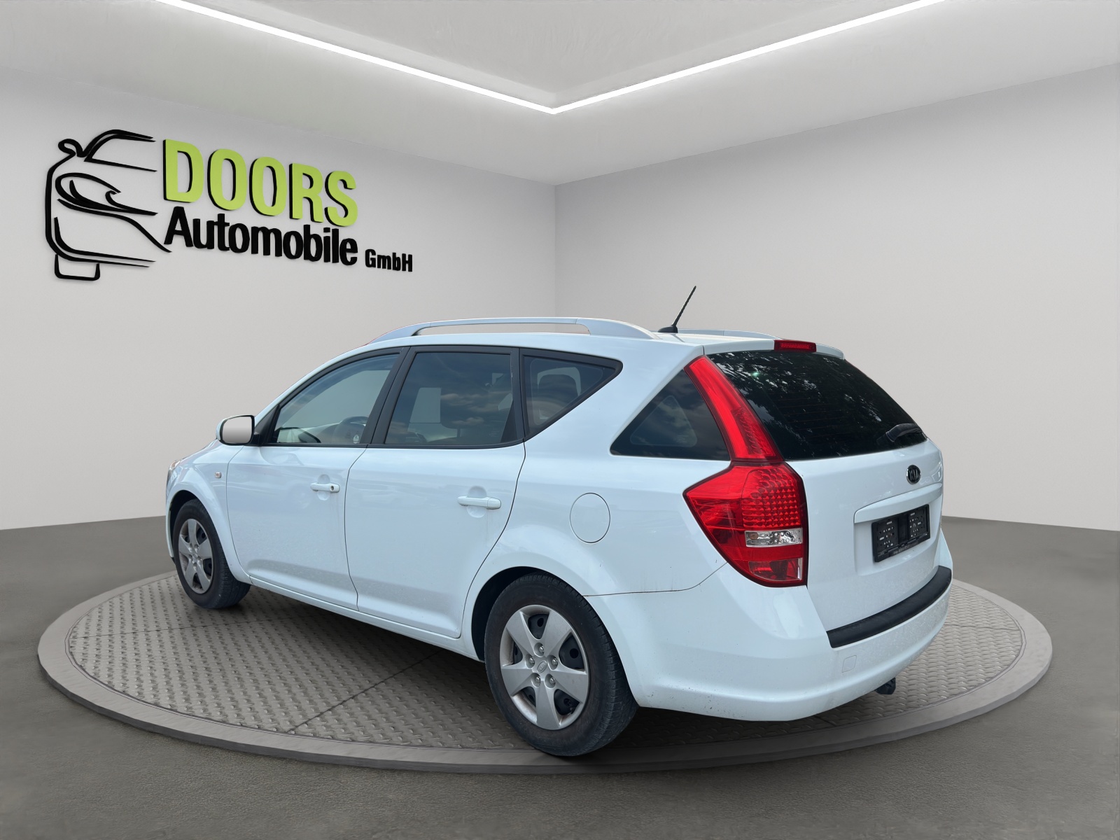 KIA Cee'd Sporty Wagon 1.4 16V Basic-image-6