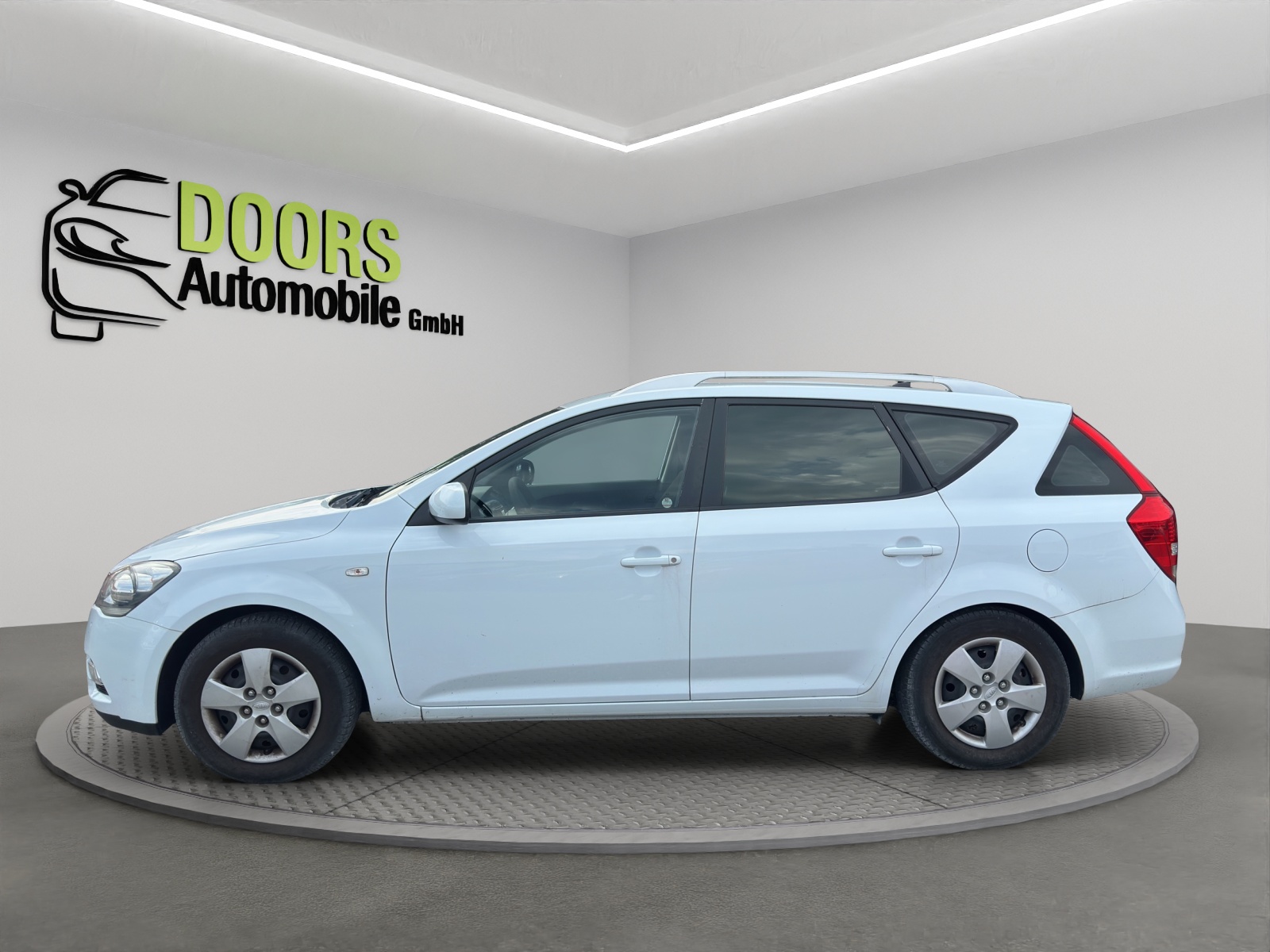 KIA Cee'd Sporty Wagon 1.4 16V Basic-image-7