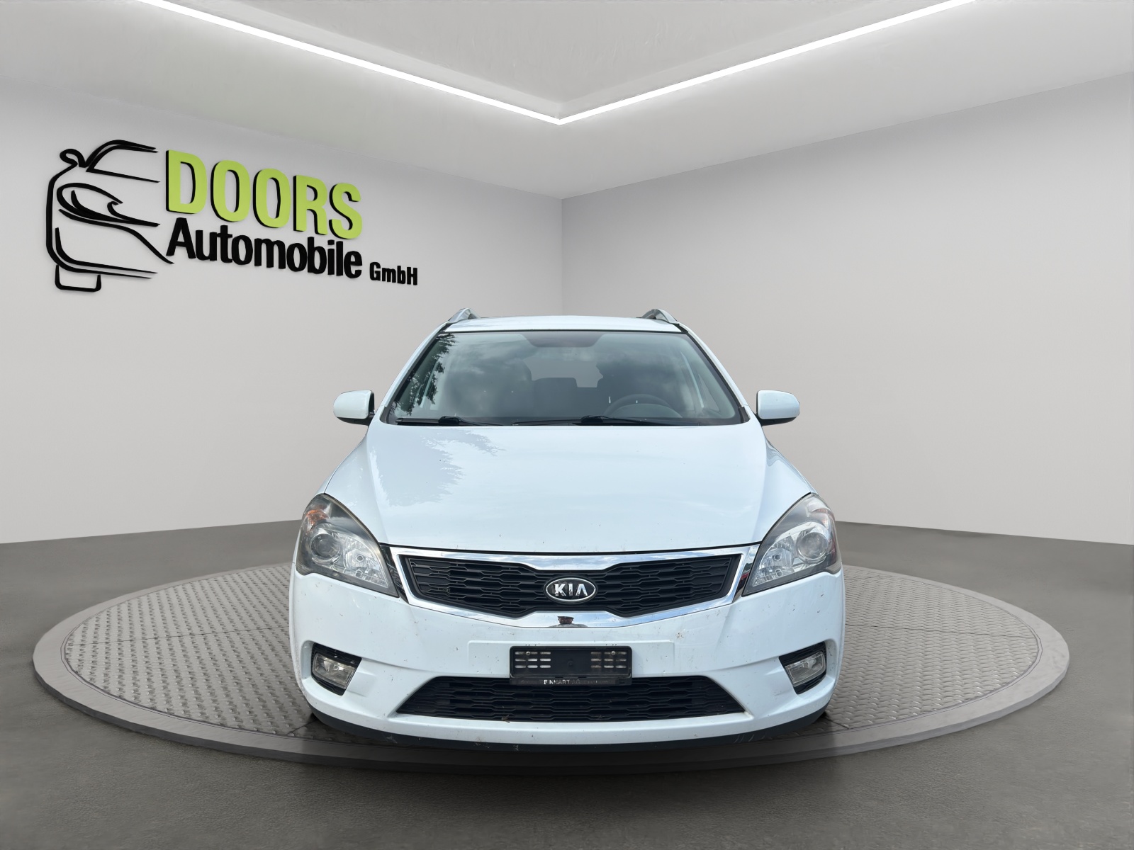 KIA Cee'd Sporty Wagon 1.4 16V Basic-image-1