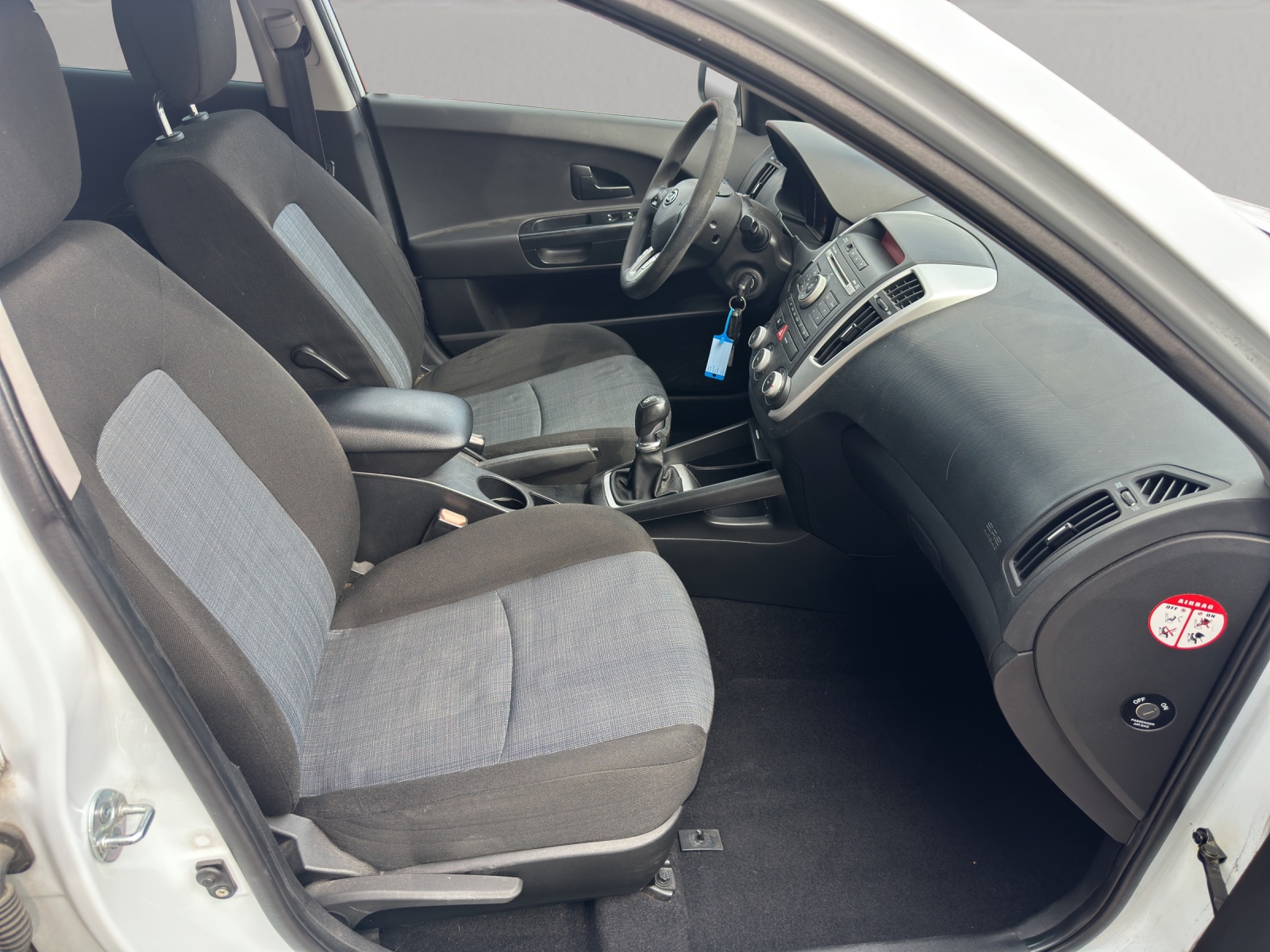 KIA Cee'd Sporty Wagon 1.4 16V Basic-image-11