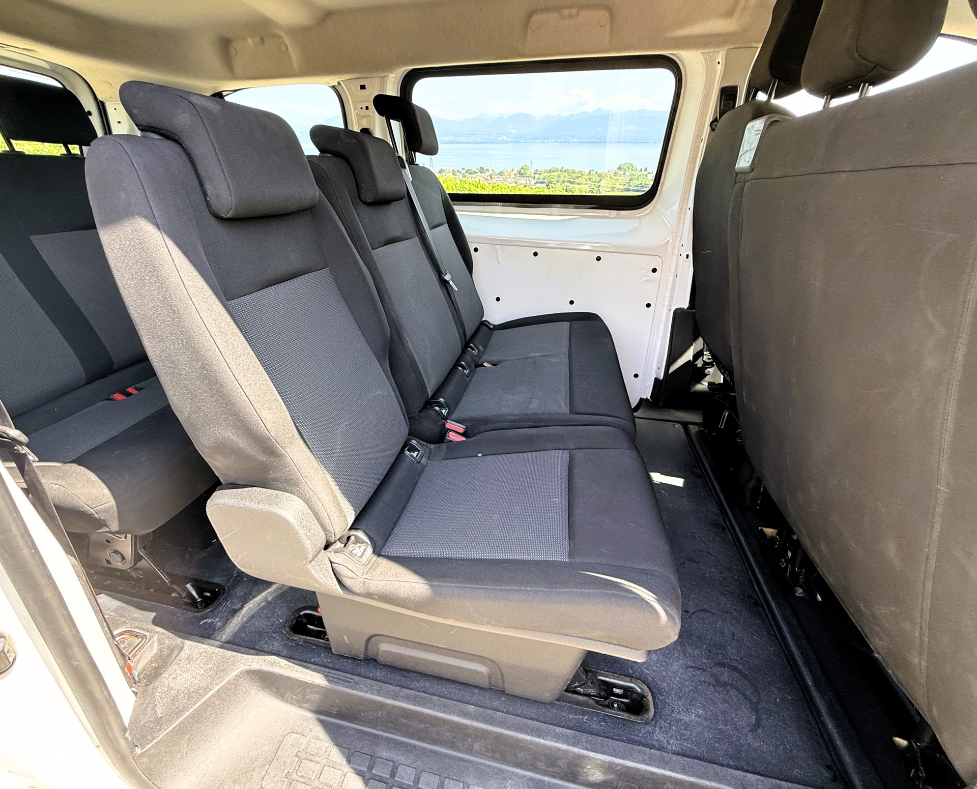 OPEL Vivaro Combi 1.5 CDTI Essentia s/s M-image-12