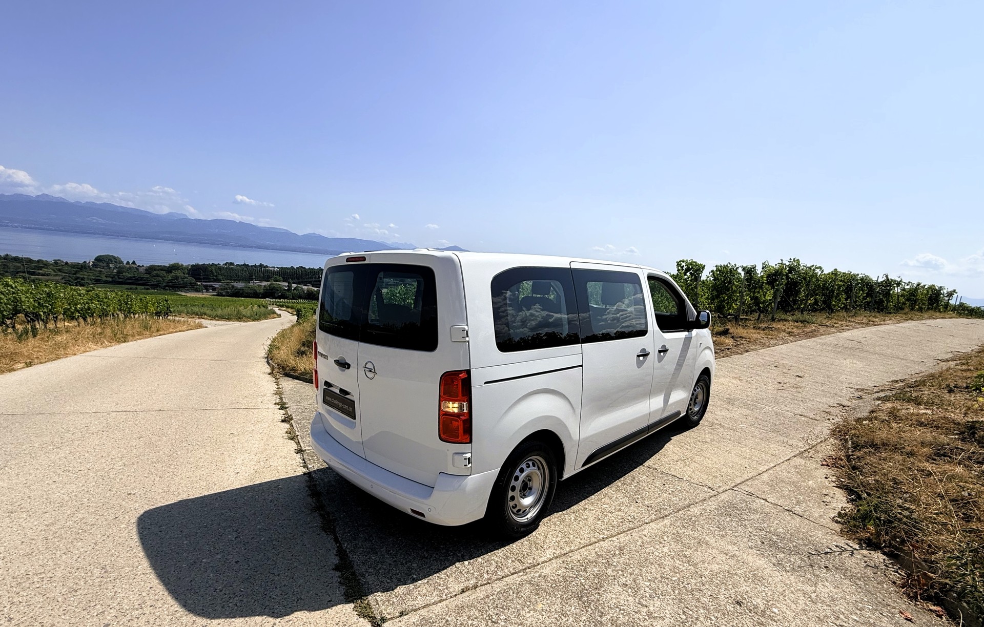 OPEL Vivaro Combi 1.5 CDTI Essentia s/s M-image-8