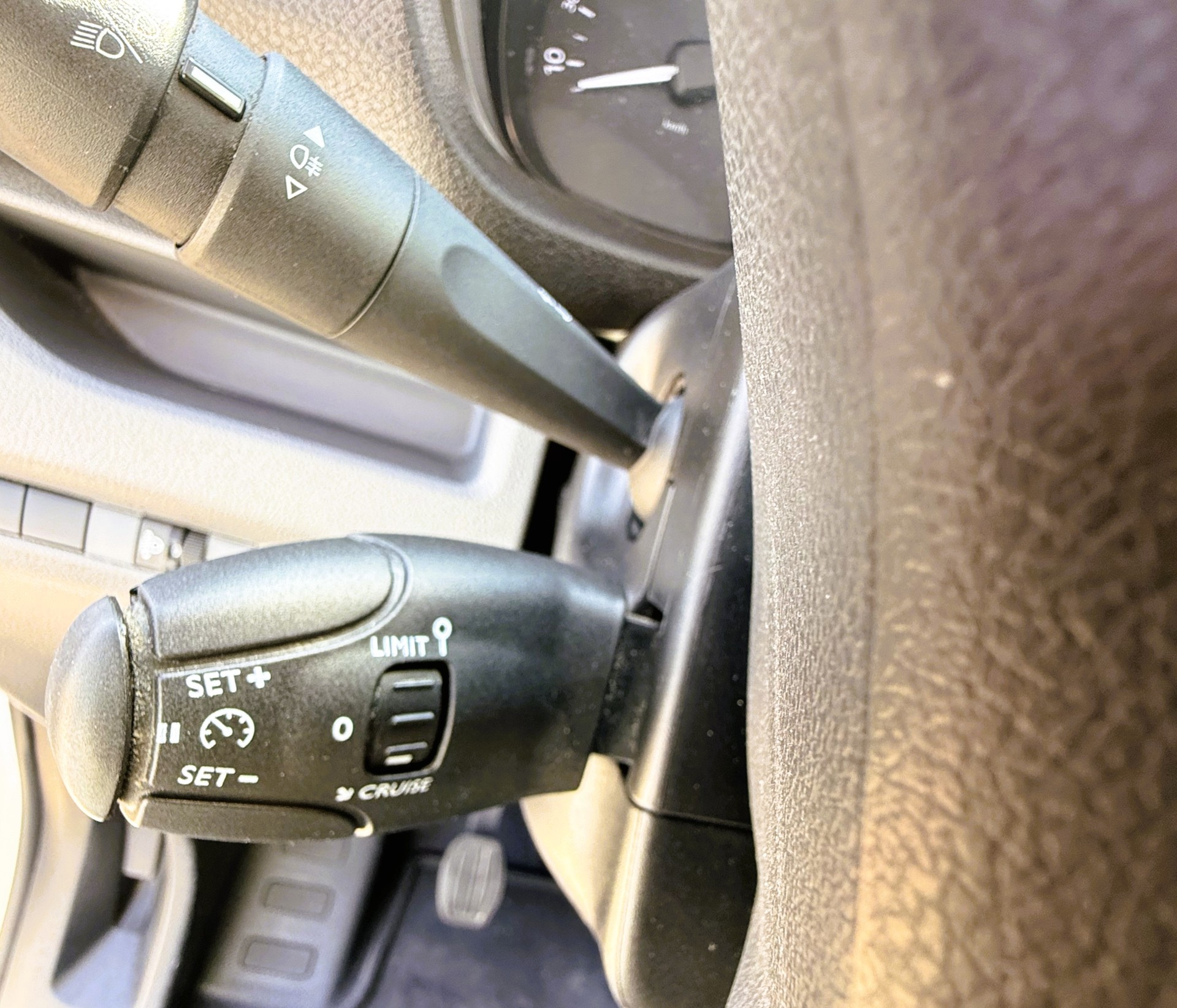 OPEL Vivaro Combi 1.5 CDTI Essentia s/s M-image-15