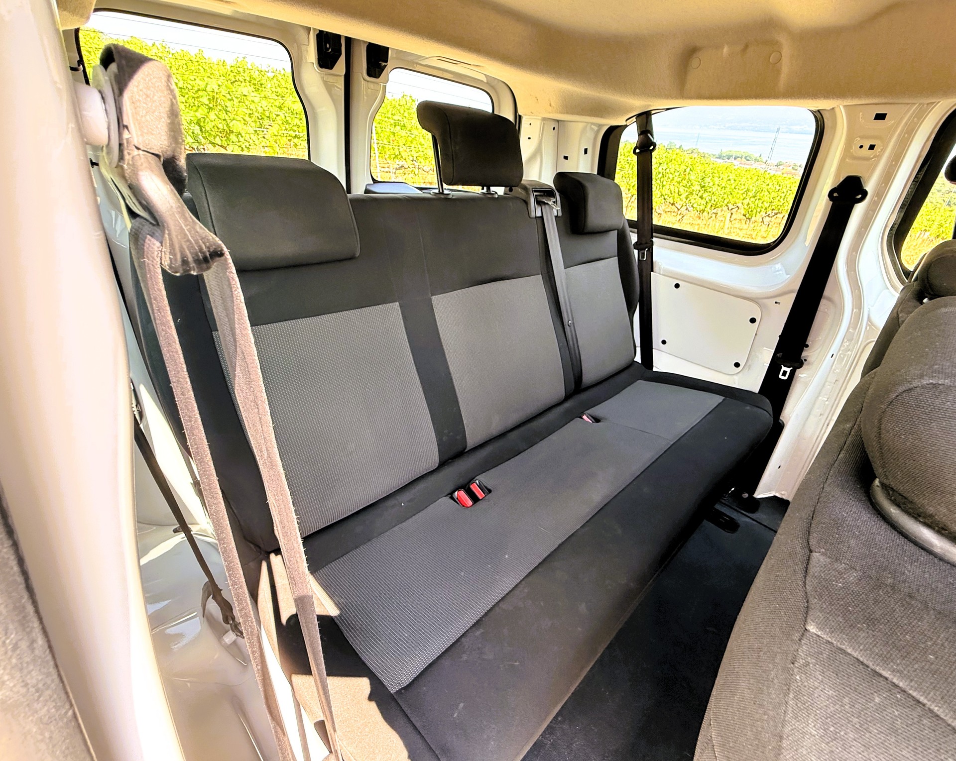 OPEL Vivaro Combi 1.5 CDTI Essentia s/s M-image-11
