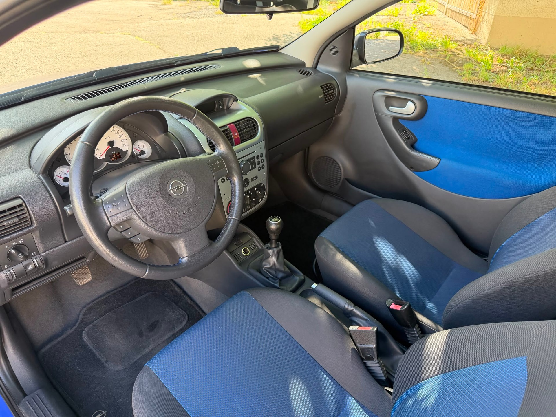OPEL Corsa 1.2 TP Enjoy-image-11