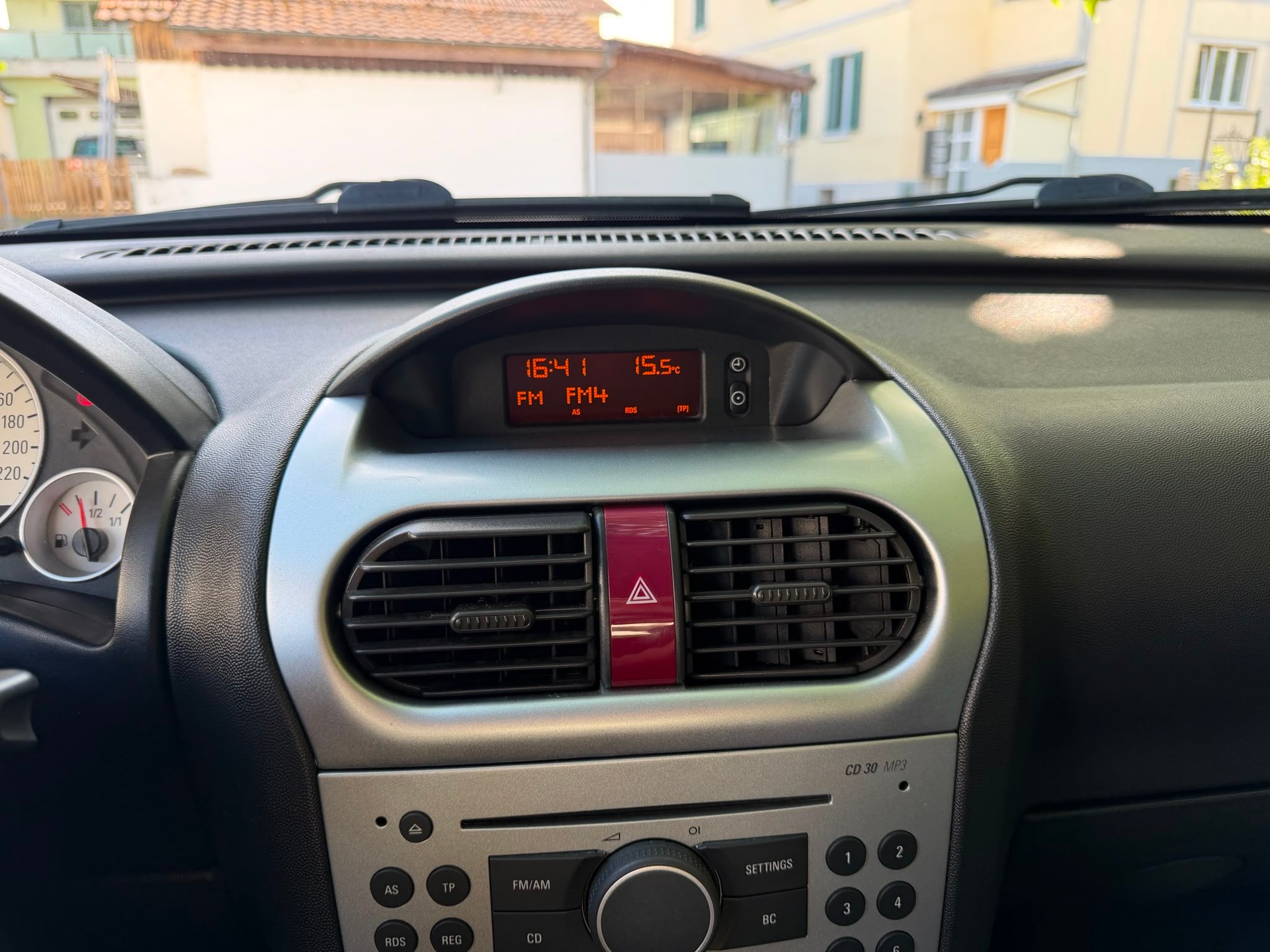 OPEL Corsa 1.2 TP Enjoy-image-13