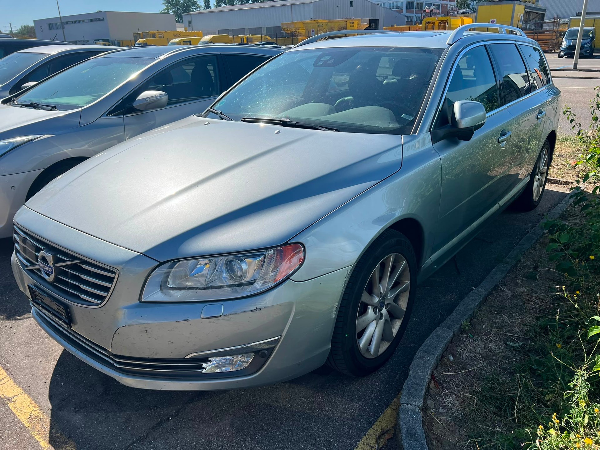 VOLVO V70 D5 AWD Momentum Geartronic-showroom-element-3