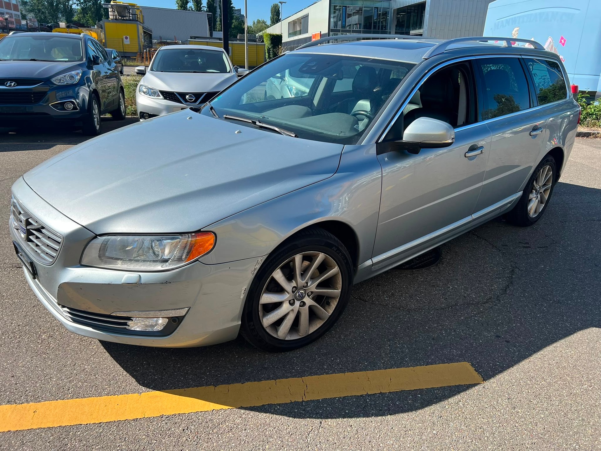 VOLVO V70 D5 AWD Momentum Geartronic