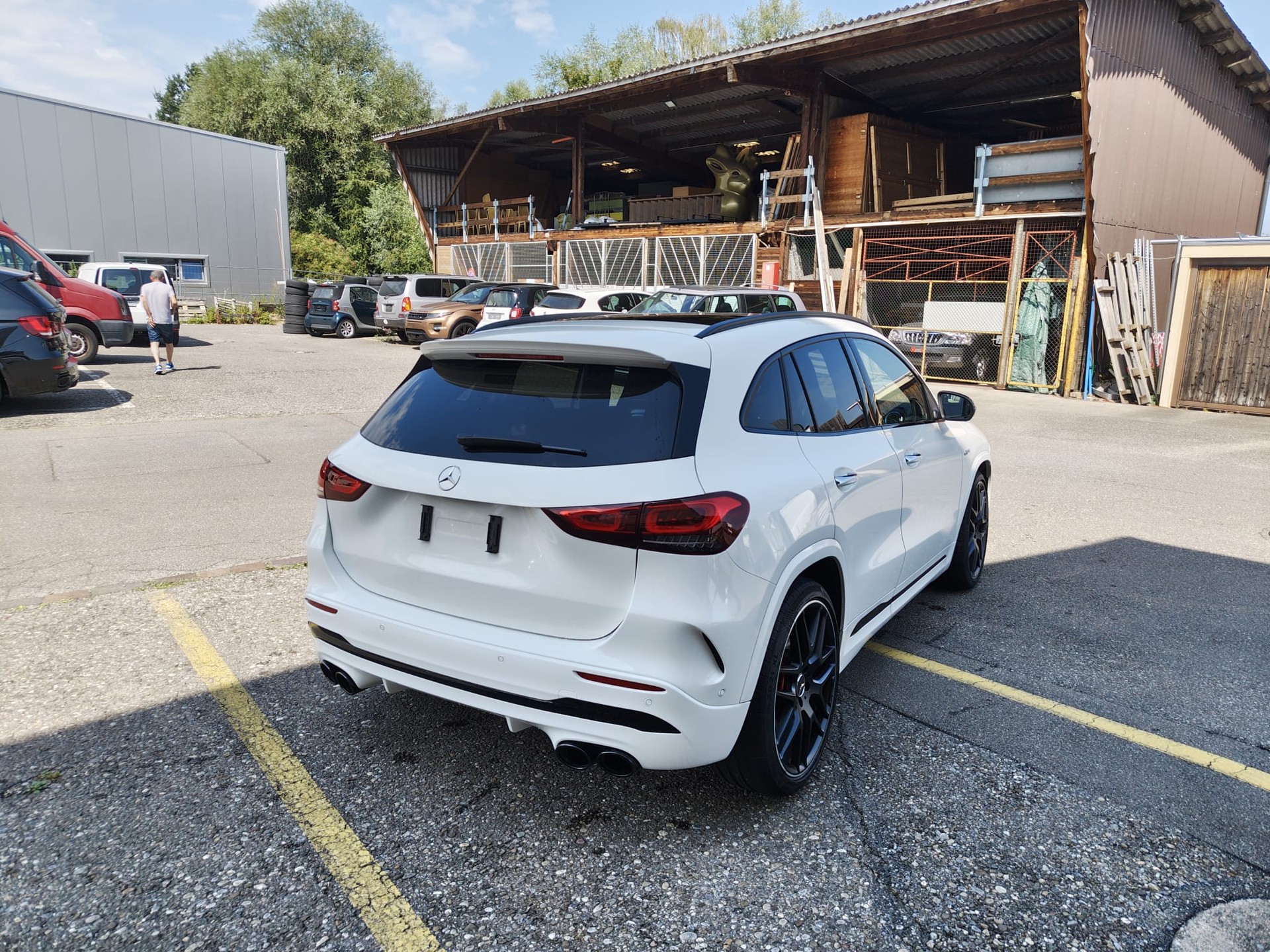 MERCEDES-BENZ GLA 45 S AMG 4matic+-image-4