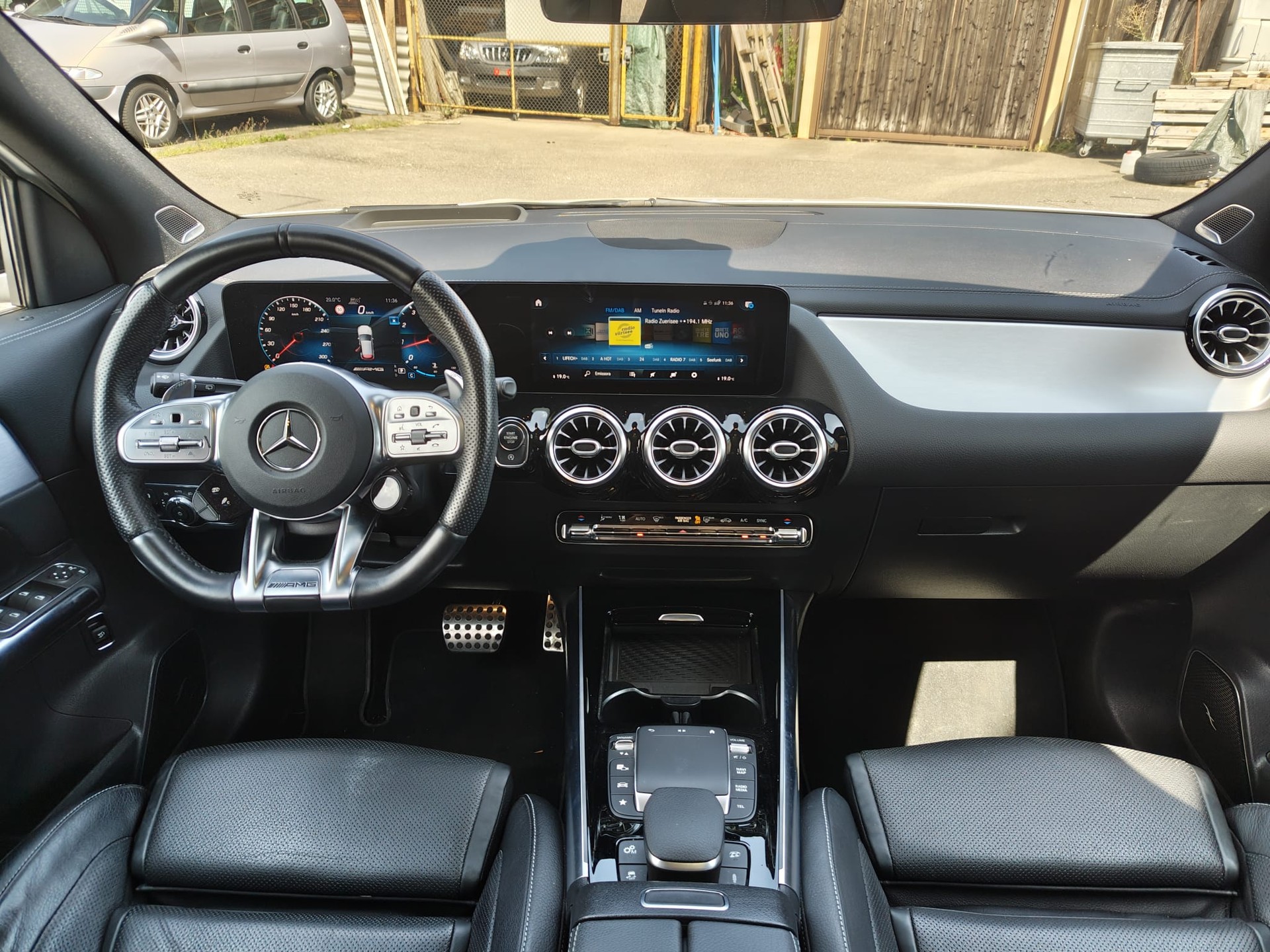 MERCEDES-BENZ GLA 45 S AMG 4matic+-image-2