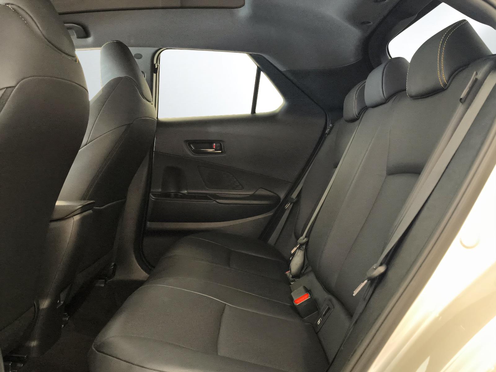 TOYOTA C-HR 2.0 HEV Style Premiere 4x4-image-8