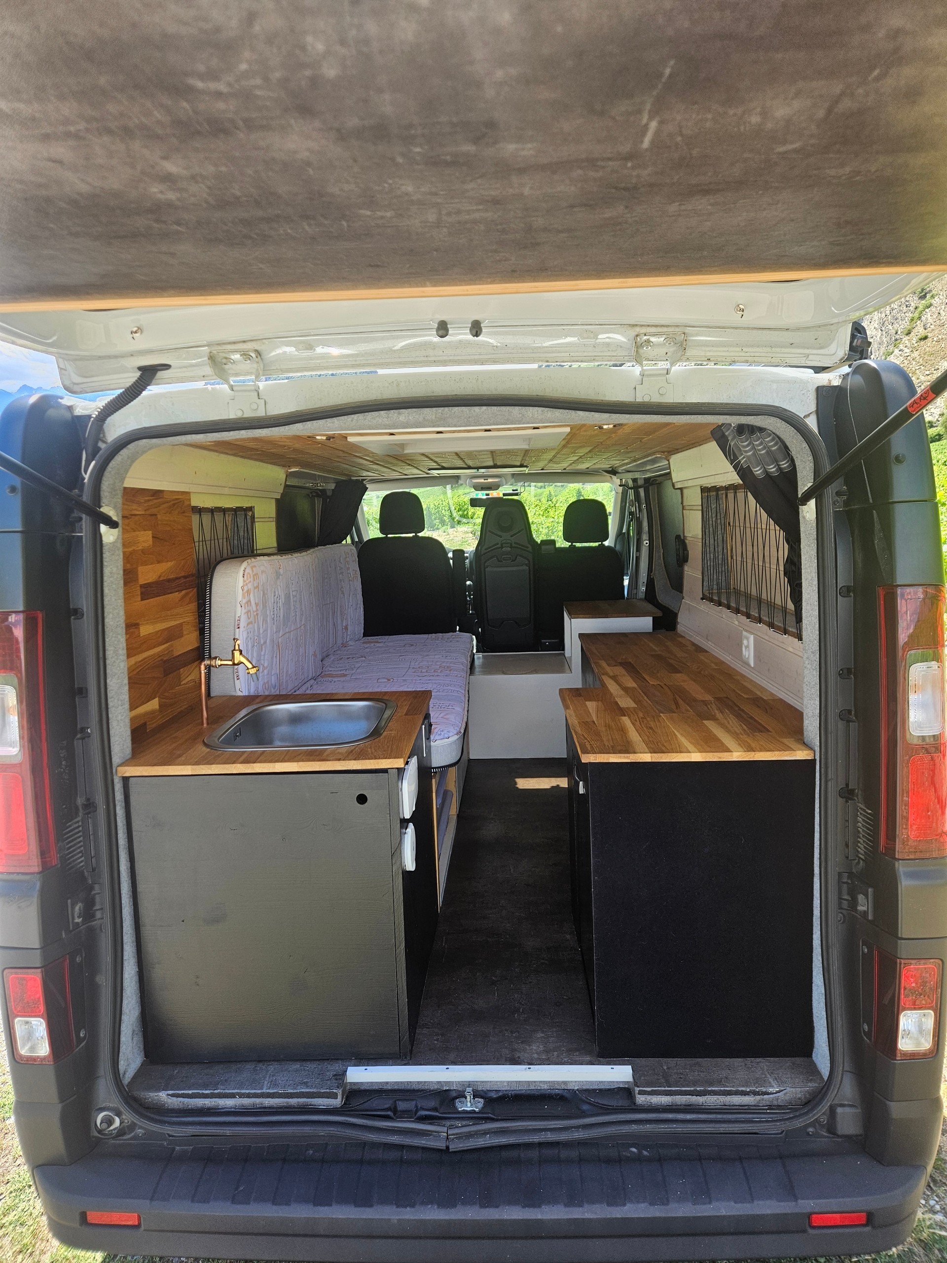 RENAULT Van aménagé-image-1