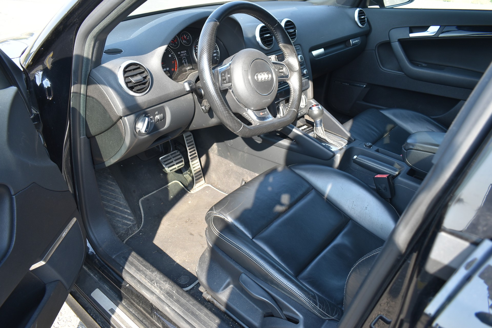 AUDI RS3 Sportback 2.5 TFSI quattro S-tronic-image-1
