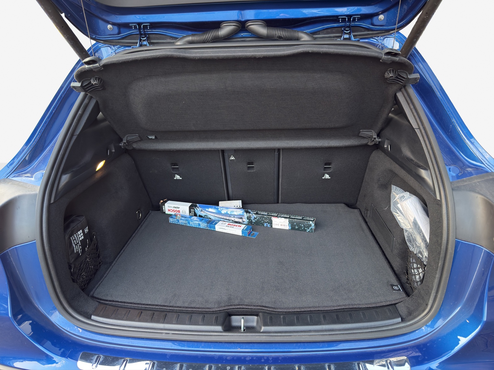 MERCEDES-BENZ GLA 220 4Matic 8G-DCT-image-12
