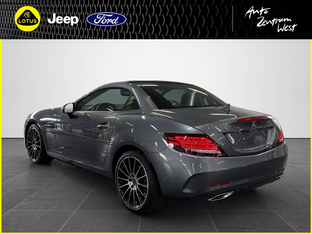 MERCEDES-BENZ SLC 300-image-2
