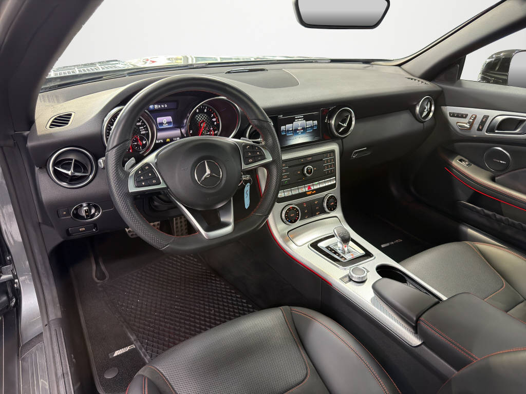 MERCEDES-BENZ SLC 300-image-13
