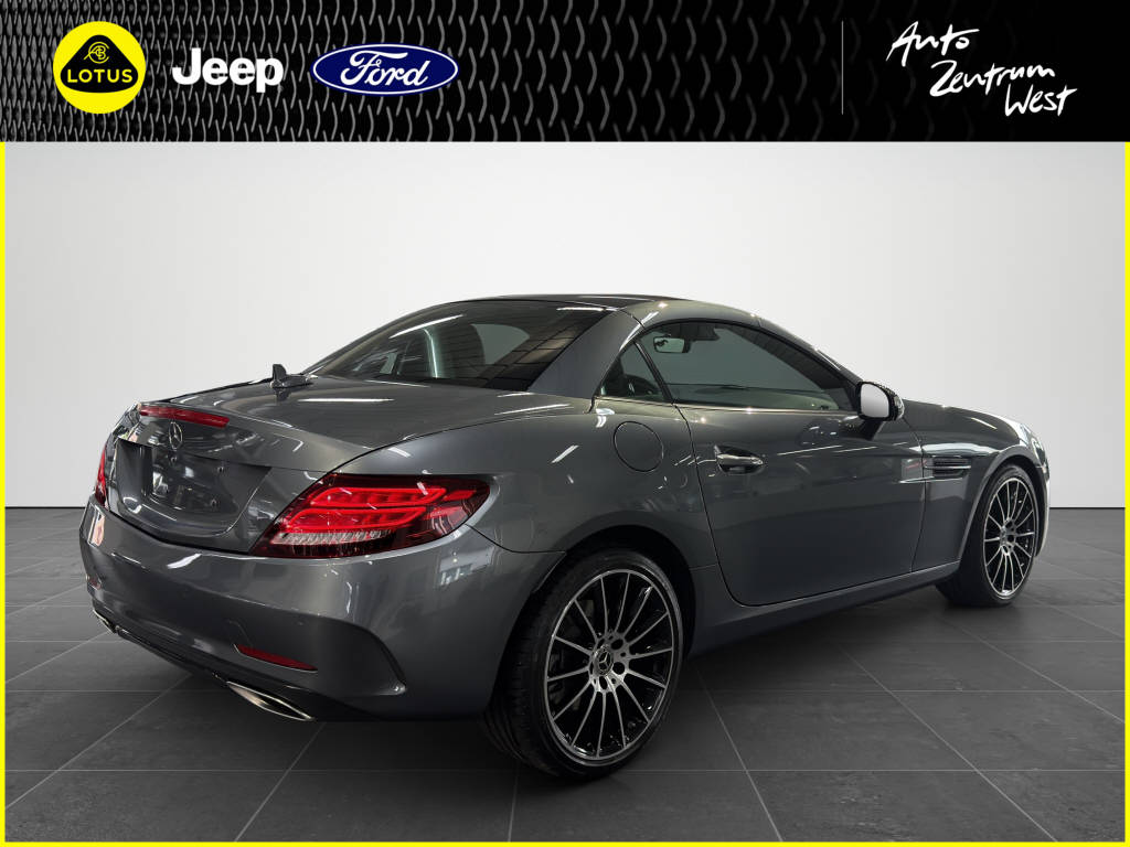 MERCEDES-BENZ SLC 300-image-4