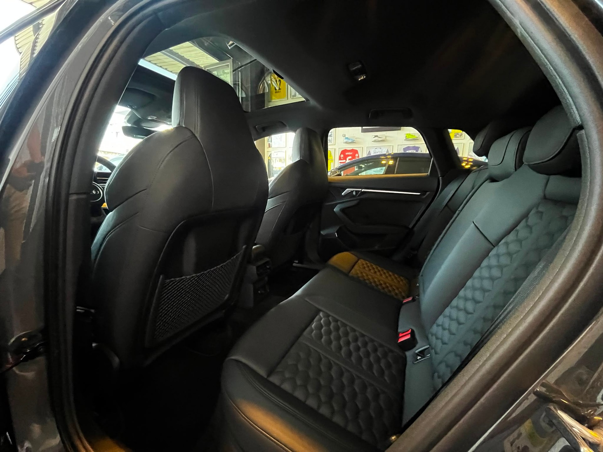 AUDI RS3 Sportback 2.5 TSI quattro S-tronic-image-13