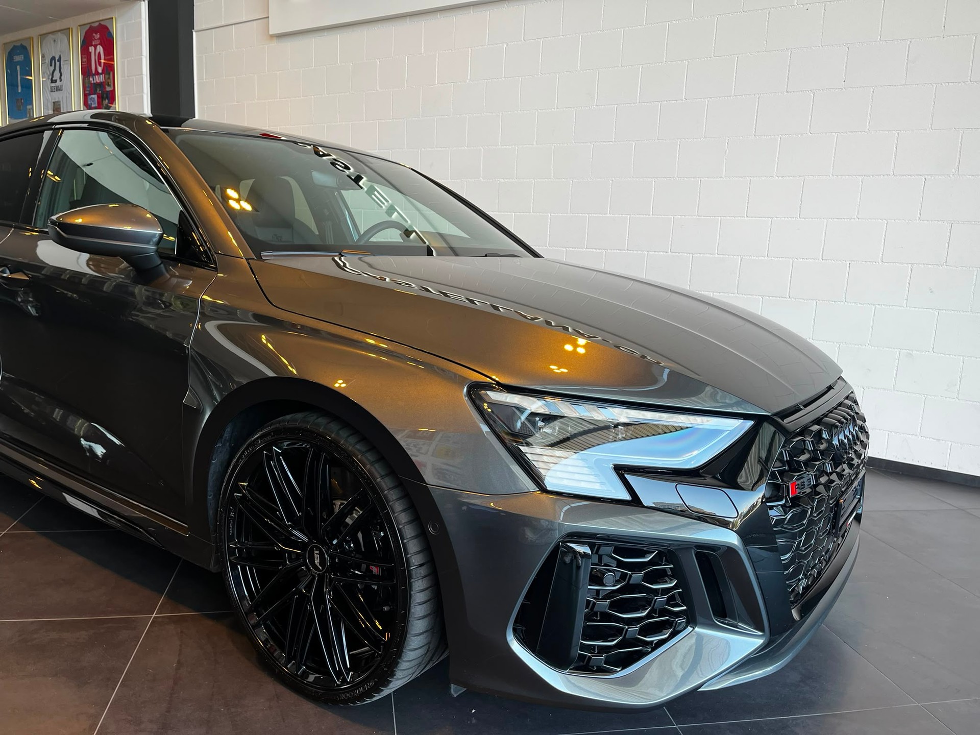 AUDI RS3 Sportback 2.5 TSI quattro S-tronic-image-1