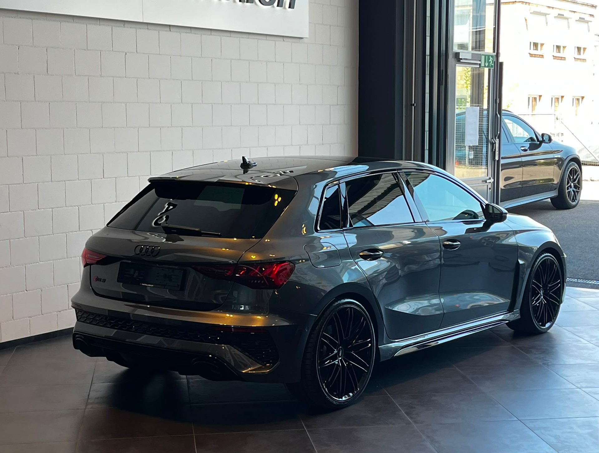AUDI RS3 Sportback 2.5 TSI quattro S-tronic-image-6