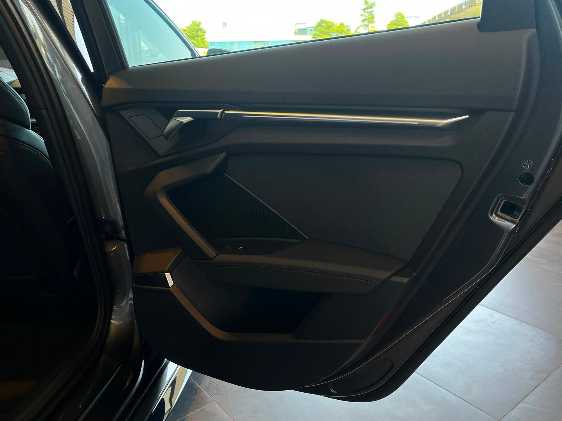 AUDI RS3 Sportback 2.5 TSI quattro S-tronic-image-24