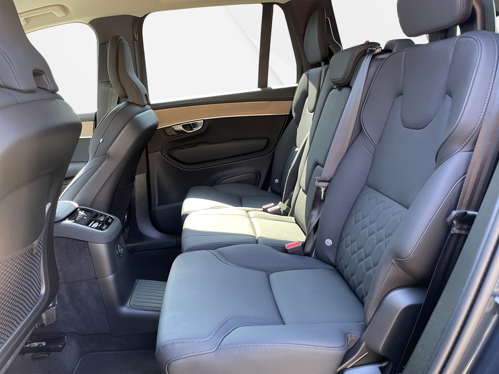 VOLVO XC90 2.0 T8 TE Plus Dark eAWD-image-13