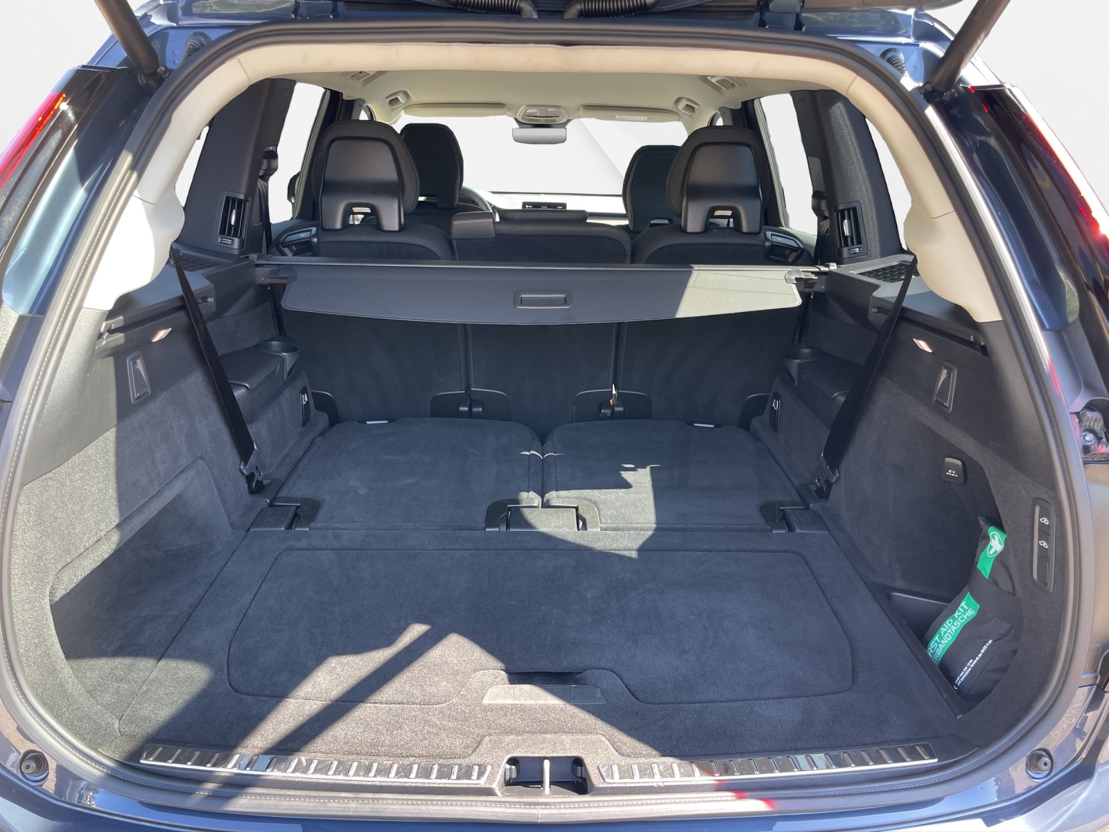 VOLVO XC90 2.0 T8 TE Plus Dark eAWD-image-14