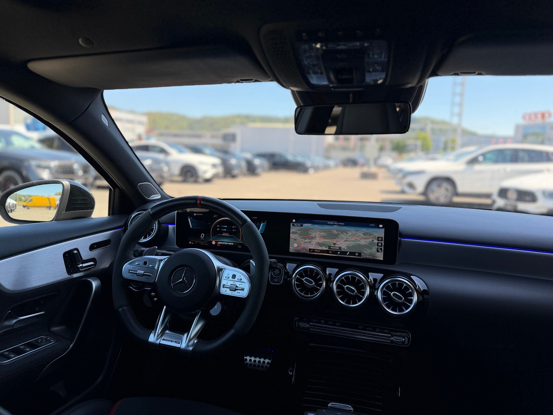 MERCEDES-BENZ A 45 S AMG 4Matic+ Speedshift-image-6