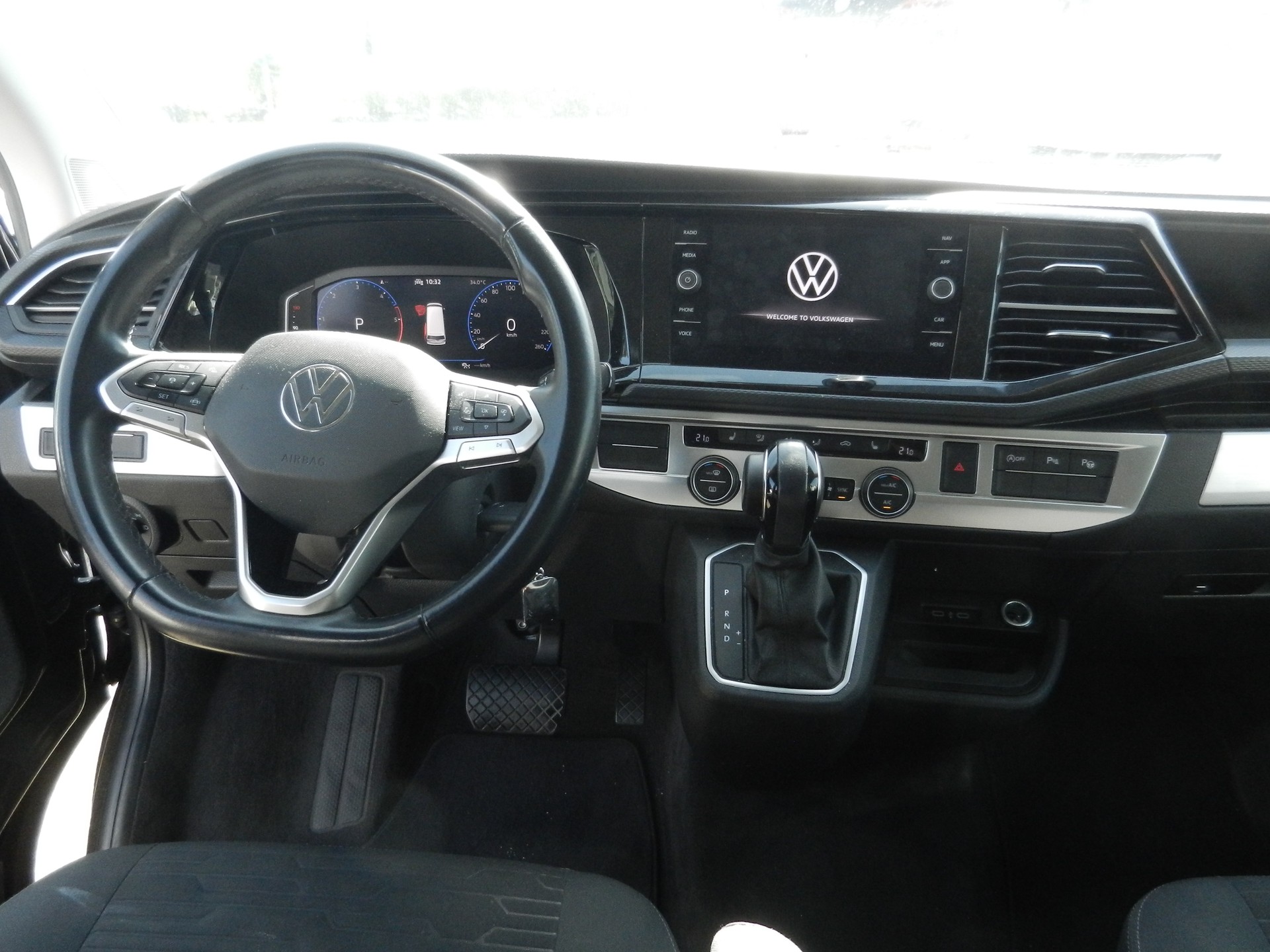 VW T6.1 Multivan 2.0 Bi-TDI Comfortline 4Mot. DSG LWB-image-5