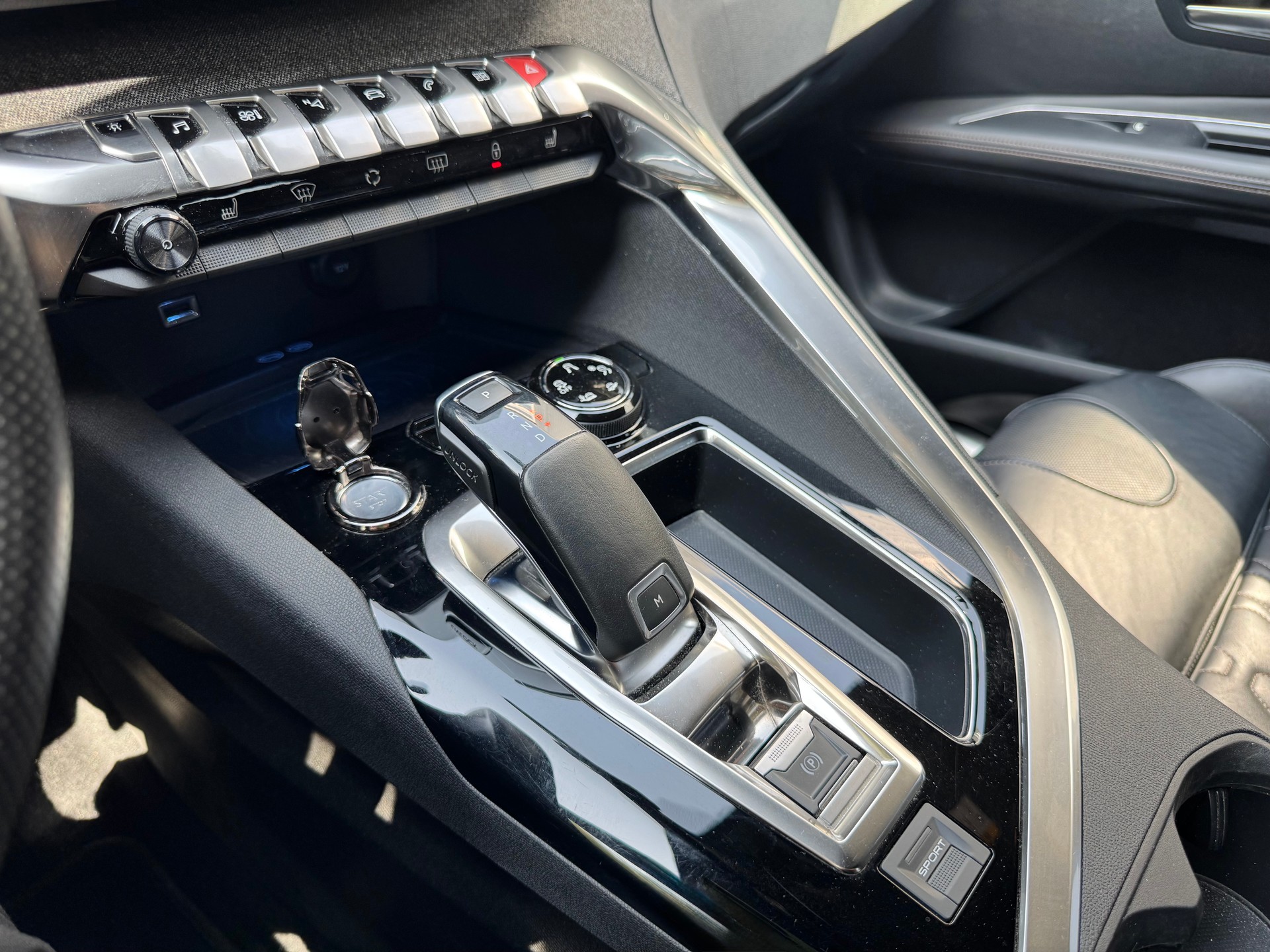 PEUGEOT 3008 1.6 THP GT Line EAT-image-17