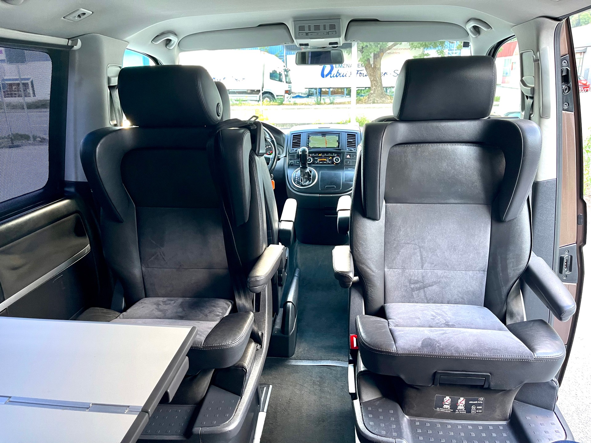 VW T5 Multivan 2.0 TDI CR Family Edition 25 DSG-image-7