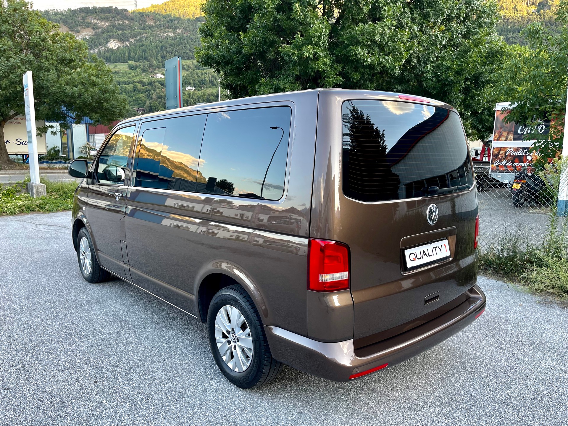 VW T5 Multivan 2.0 TDI CR Family Edition 25 DSG-image-5